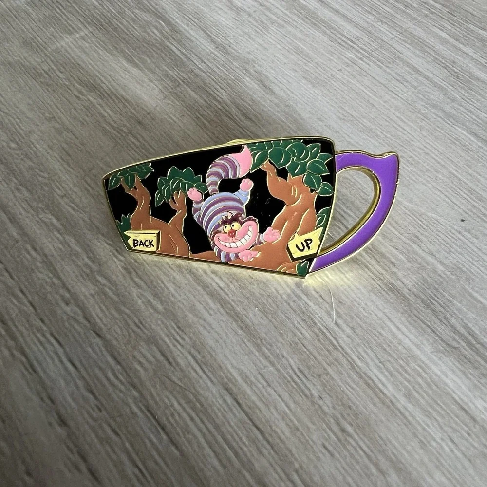 CHESHIRE CAT PIN - Loungefly Disney Alice in Wonderland Unbirthday Blind-Box Pin